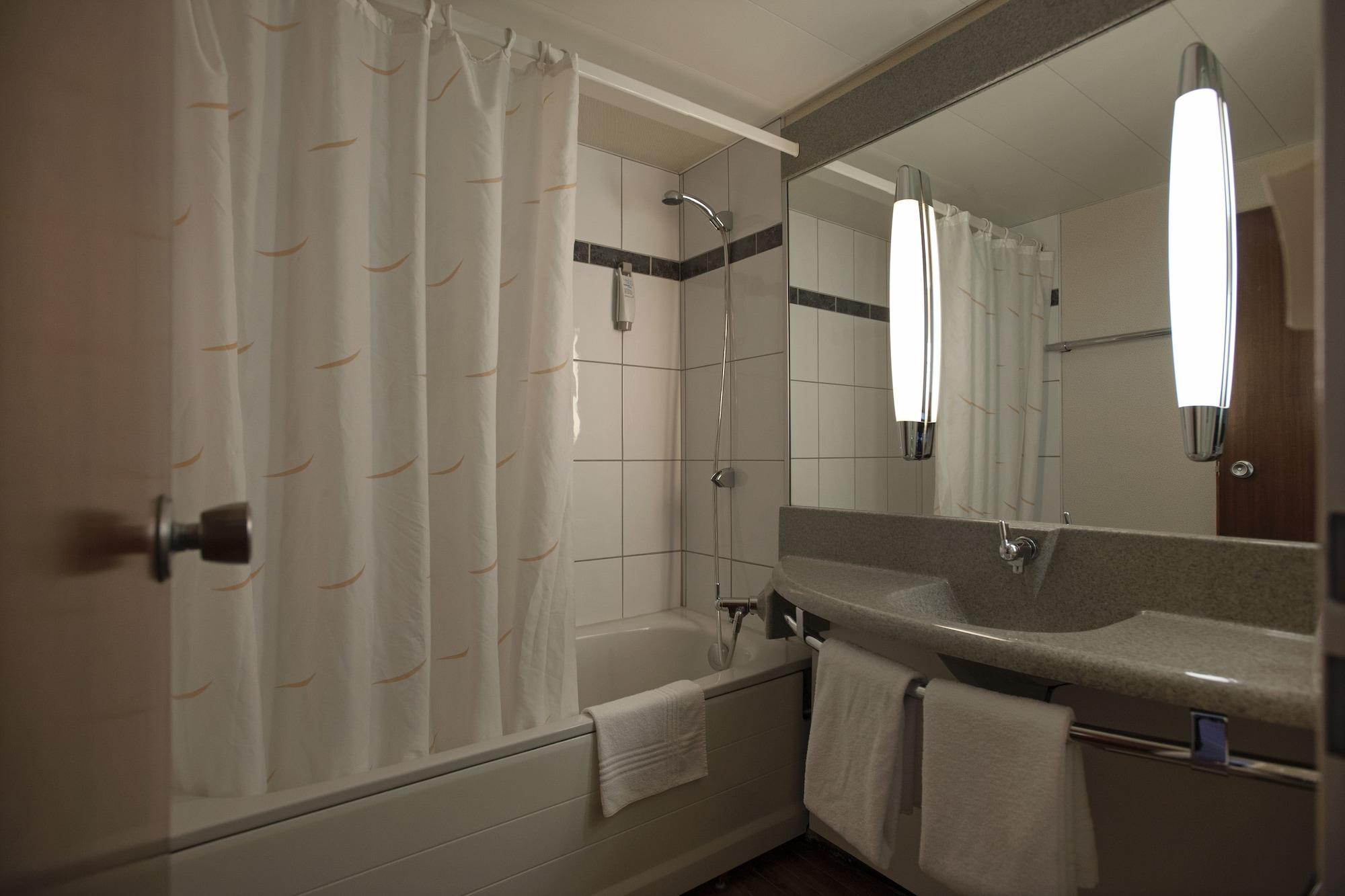 Ibis 3 Lacs Neuchatel Thielle Kültér fotó