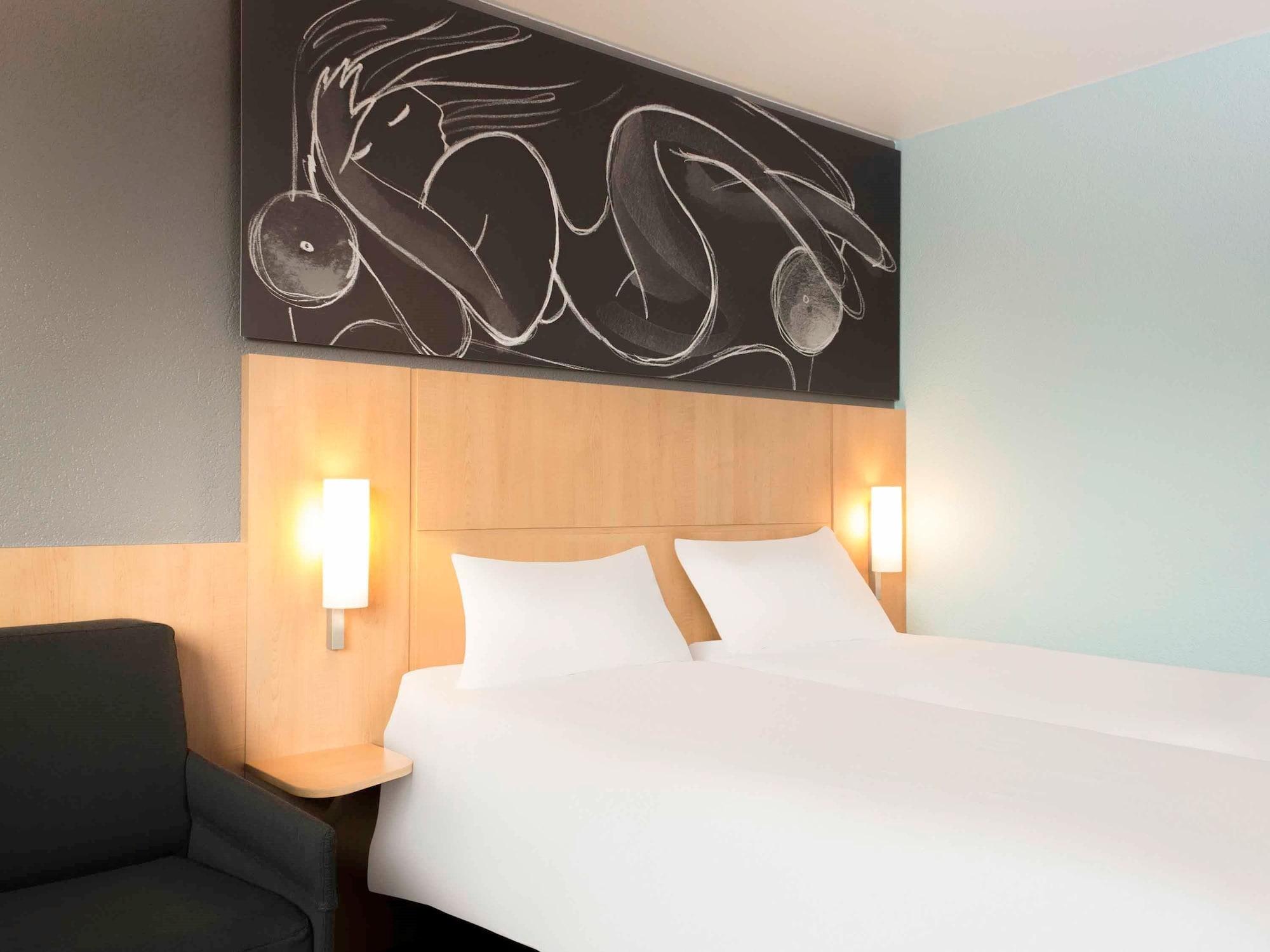 Ibis 3 Lacs Neuchatel Thielle Kültér fotó