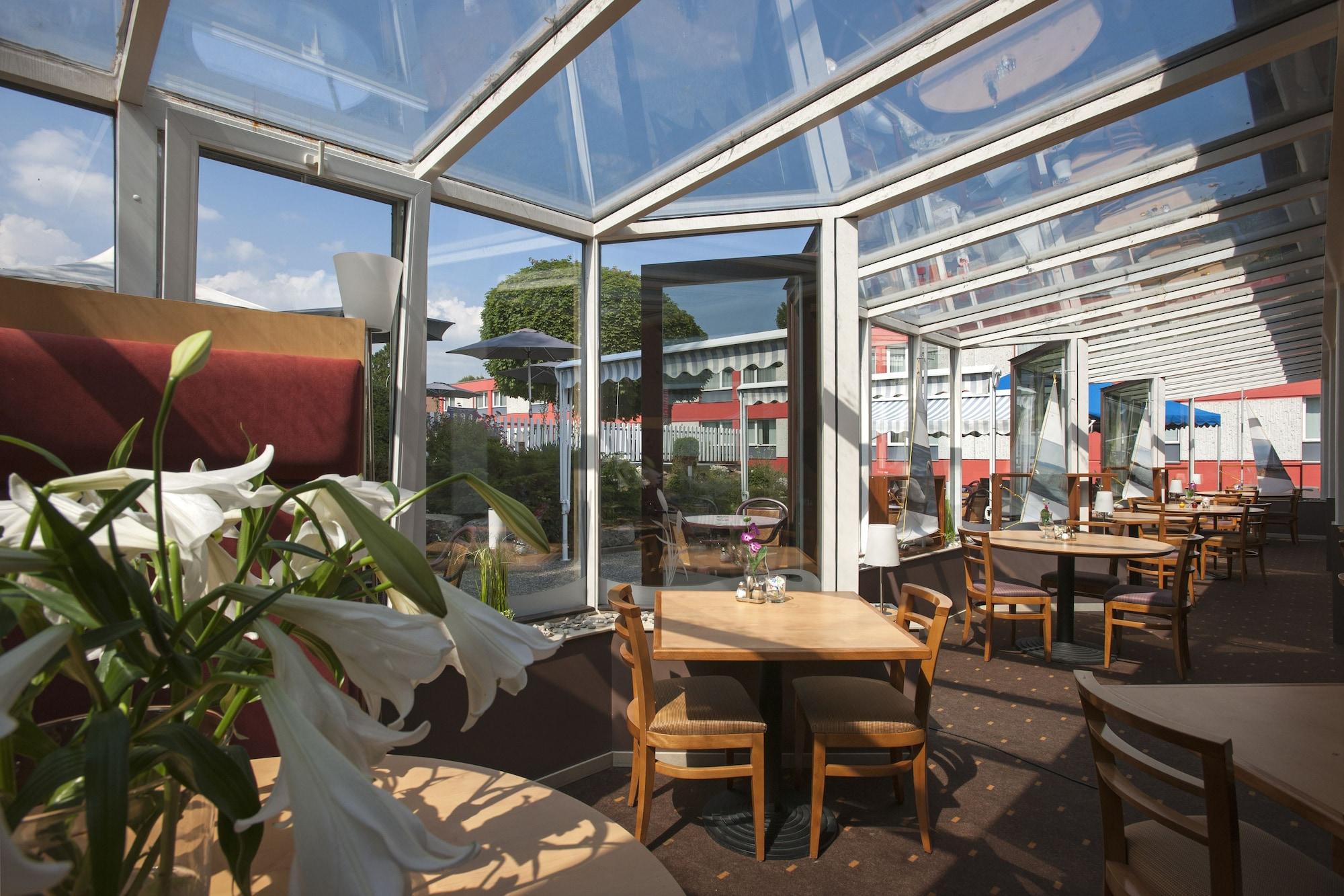 Ibis 3 Lacs Neuchatel Thielle Kültér fotó